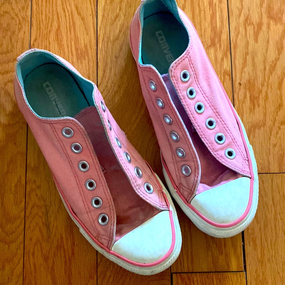 Pink converse size 7 women